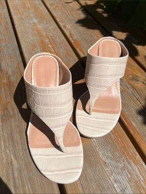 Nordstrom Croc-Embossed Cream Toe-Post Sandals